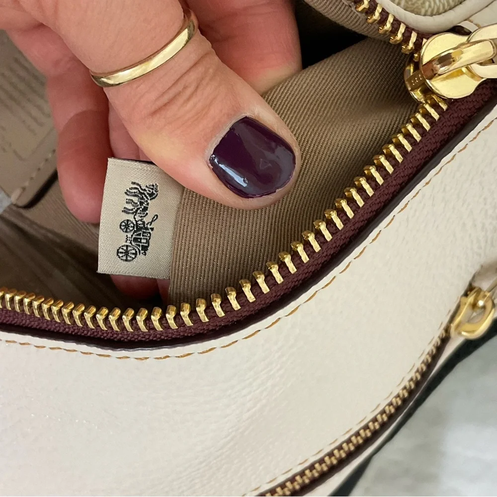 Coach Court In Signature Coated Canvas With Tiger Adjustable Straps Backpack